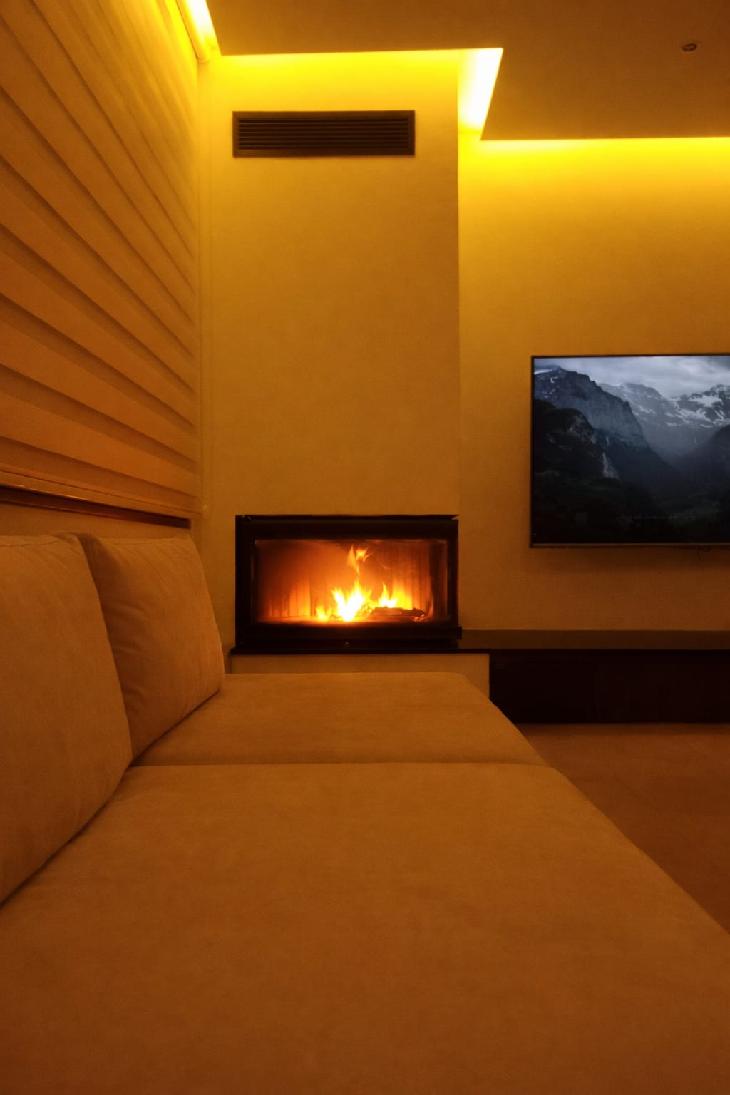 Beautiful 3-Bedroom Upper House with Roof Garden for Rent, Kato Polemidia, Limassol