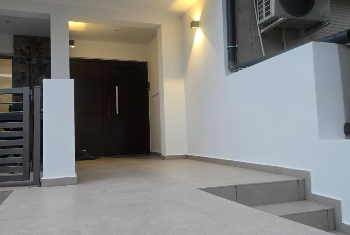 Beautiful 3-Bedroom Upper House with Roof Garden for Rent, Kato Polemidia, Limassol