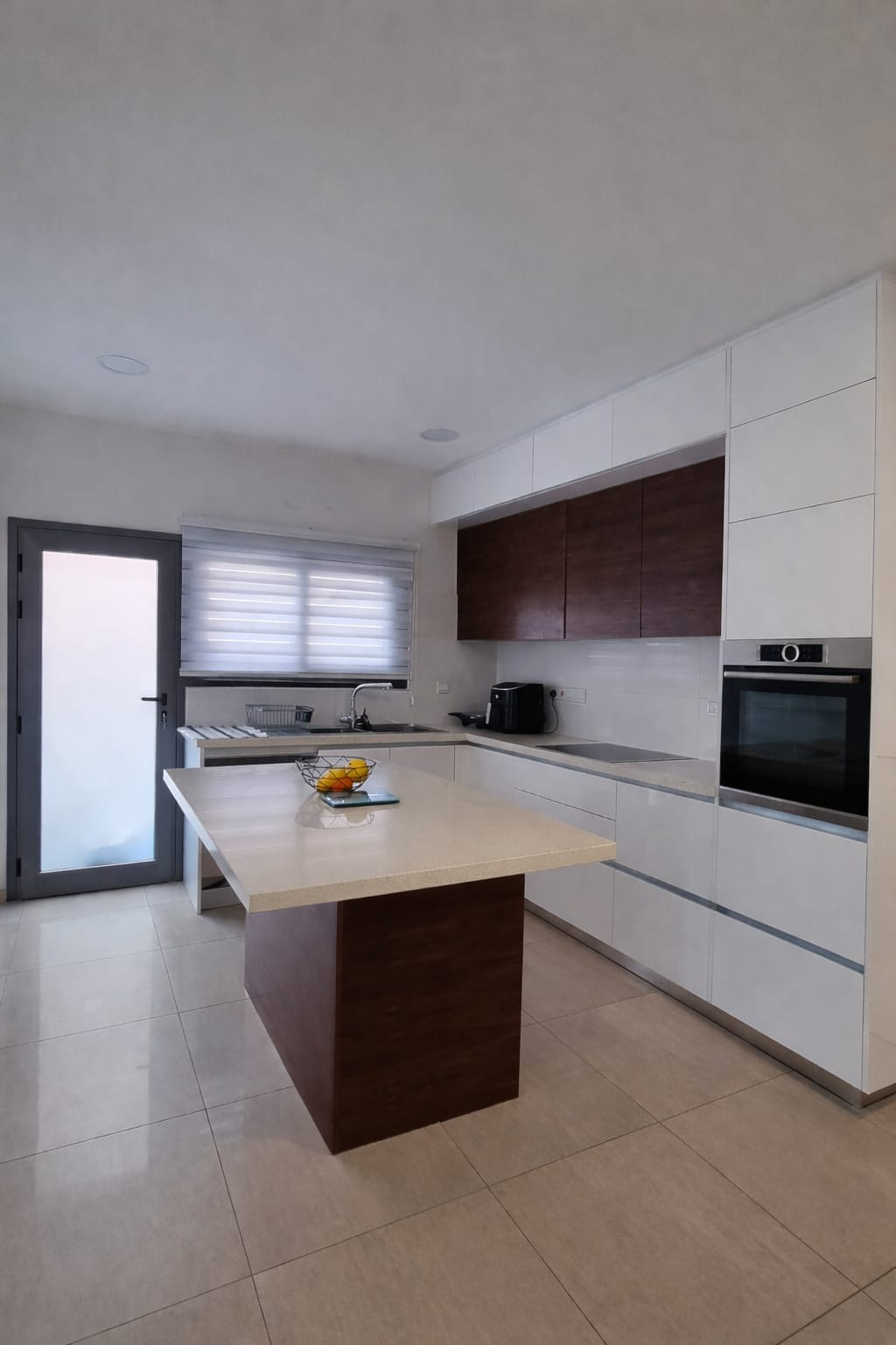 Beautiful 3-Bedroom Upper House with Roof Garden for Rent, Kato Polemidia, Limassol
