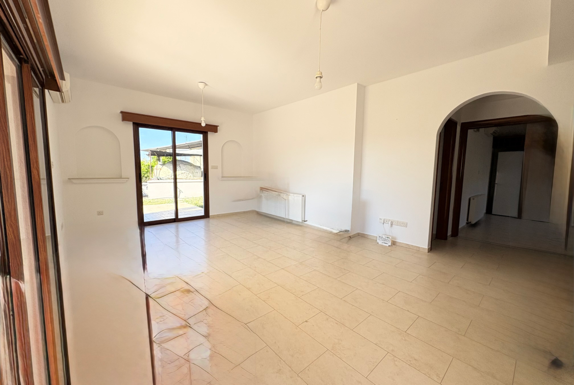 Bright 4-Bedroom Detached House with Mature Fruit Garden for Sale, Apsiou, Limassol