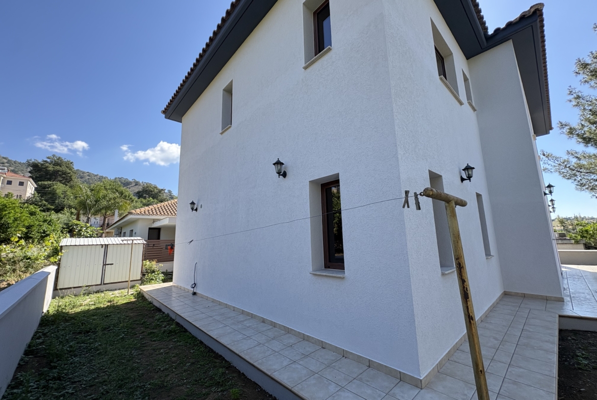Bright 4-Bedroom Detached House with Mature Fruit Garden for Sale, Apsiou, Limassol