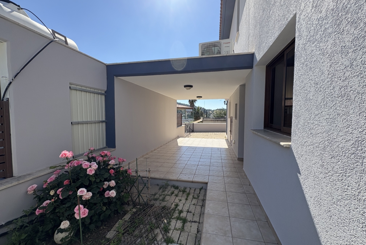 Bright 4-Bedroom Detached House with Mature Fruit Garden for Sale, Apsiou, Limassol