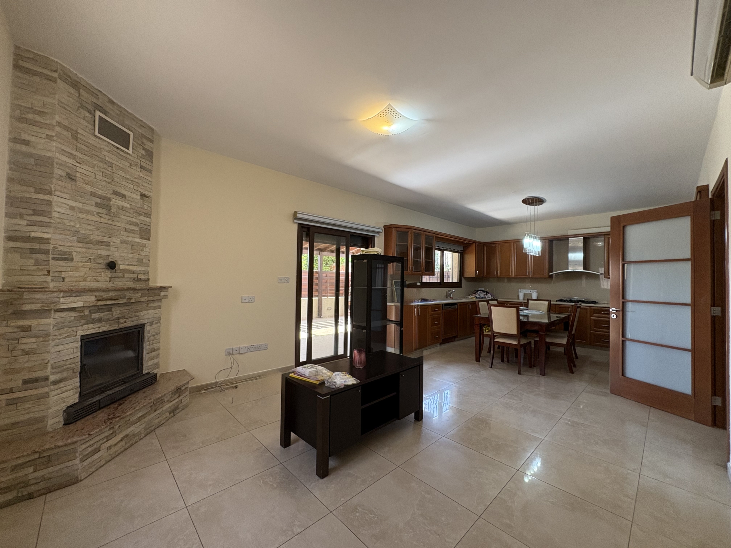 IMG_8934 Spacious 4 – Bedroom House For Rent, Zakaki, Limassol