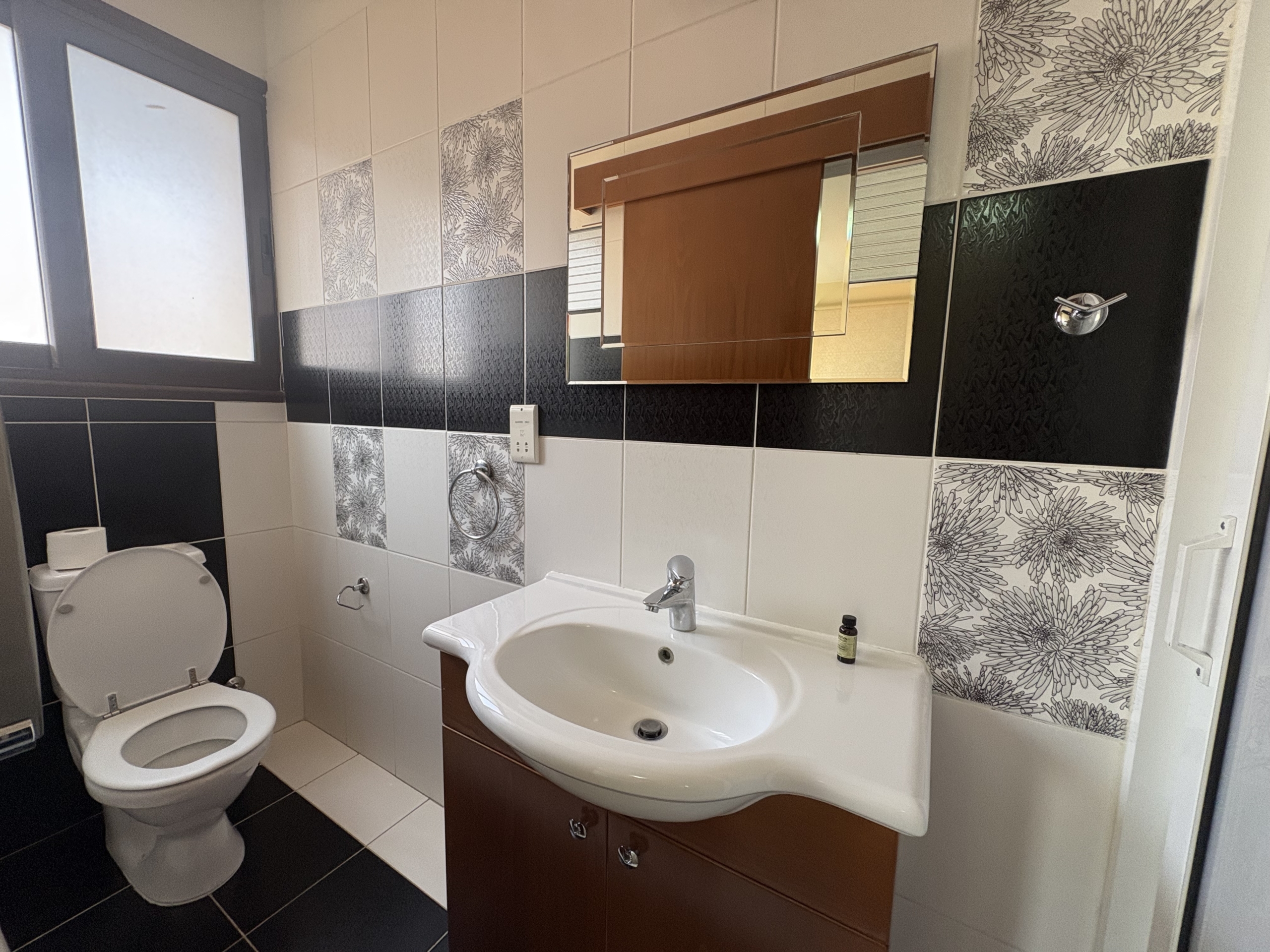 IMG_8938 Spacious 4 – Bedroom House For Rent, Zakaki, Limassol