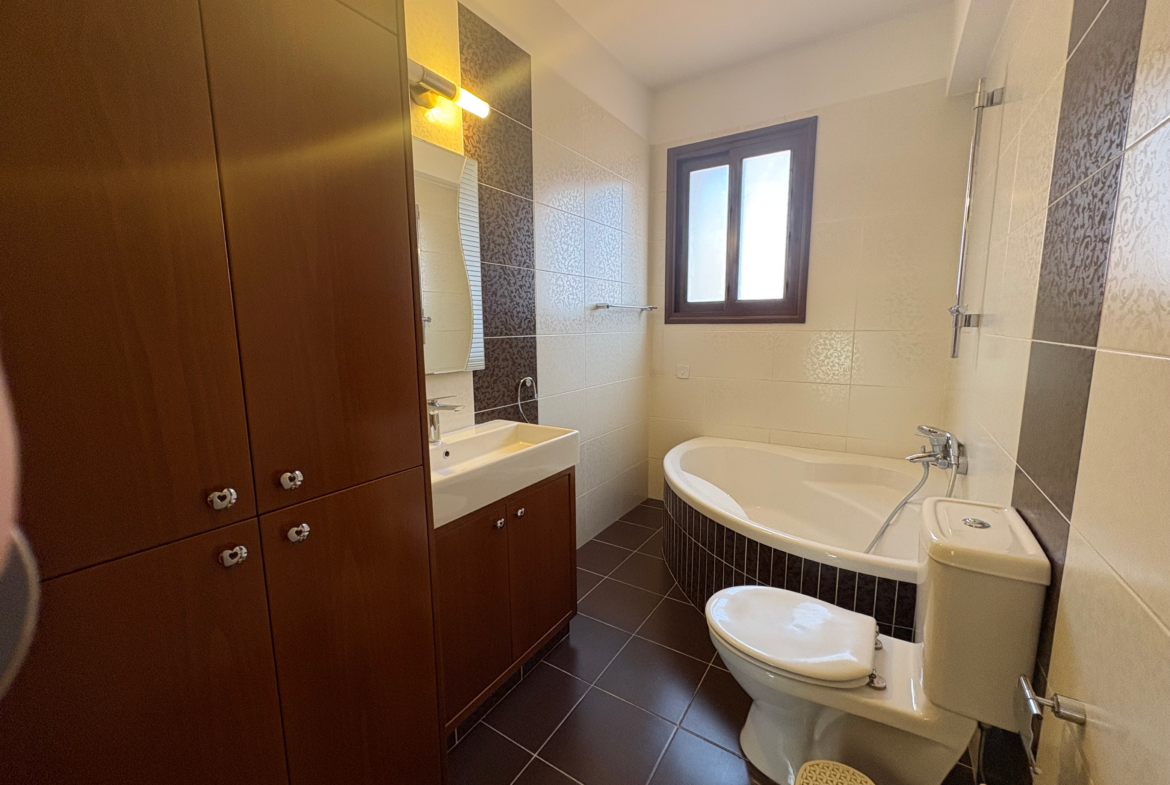 Spacious 4 – Bedroom House For Rent, Zakaki, Limassol