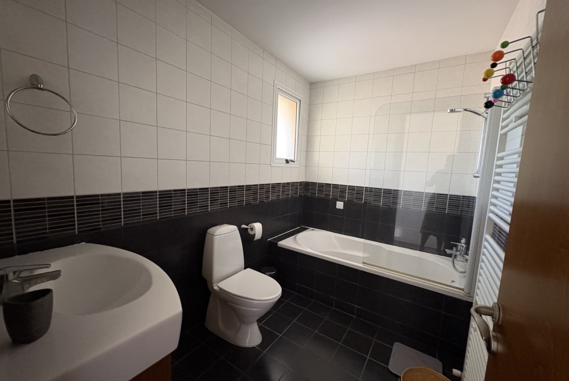 Spacious 3-Bedroom Detached House for Rent, Walking Distance to the Beach, Potamos Germasogeia, Limassol