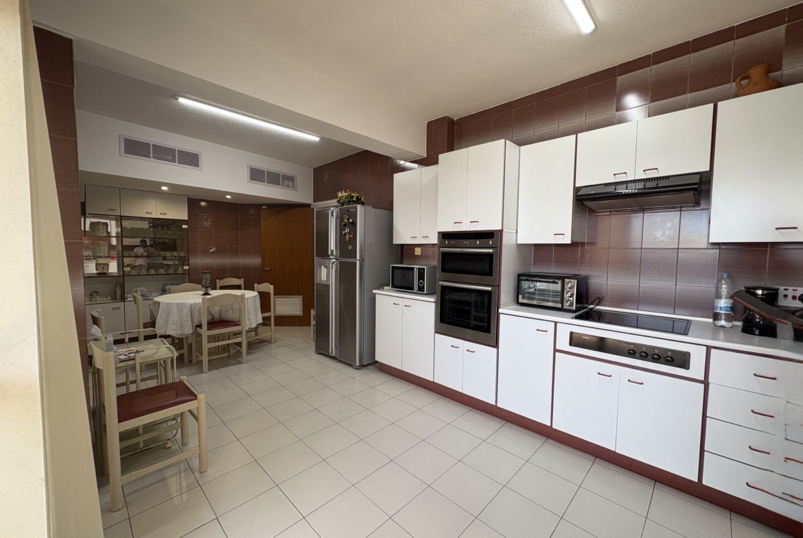 Large 4 – bedroom Penthouse Apartment for Sale, Uninterrupted Sea Views, Enaerios, Limassol