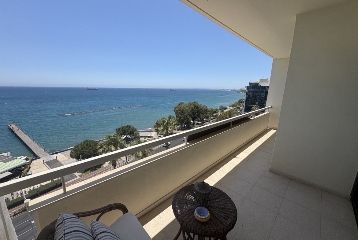 Large 4 – bedroom Penthouse Apartment for Sale, Uninterrupted Sea Views, Enaerios, Limassol