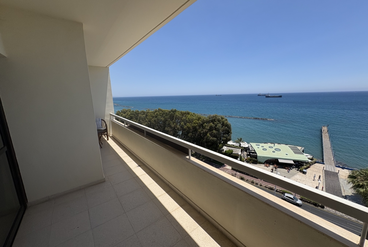 Large 4 – bedroom Penthouse Apartment for Sale, Uninterrupted Sea Views, Enaerios, Limassol