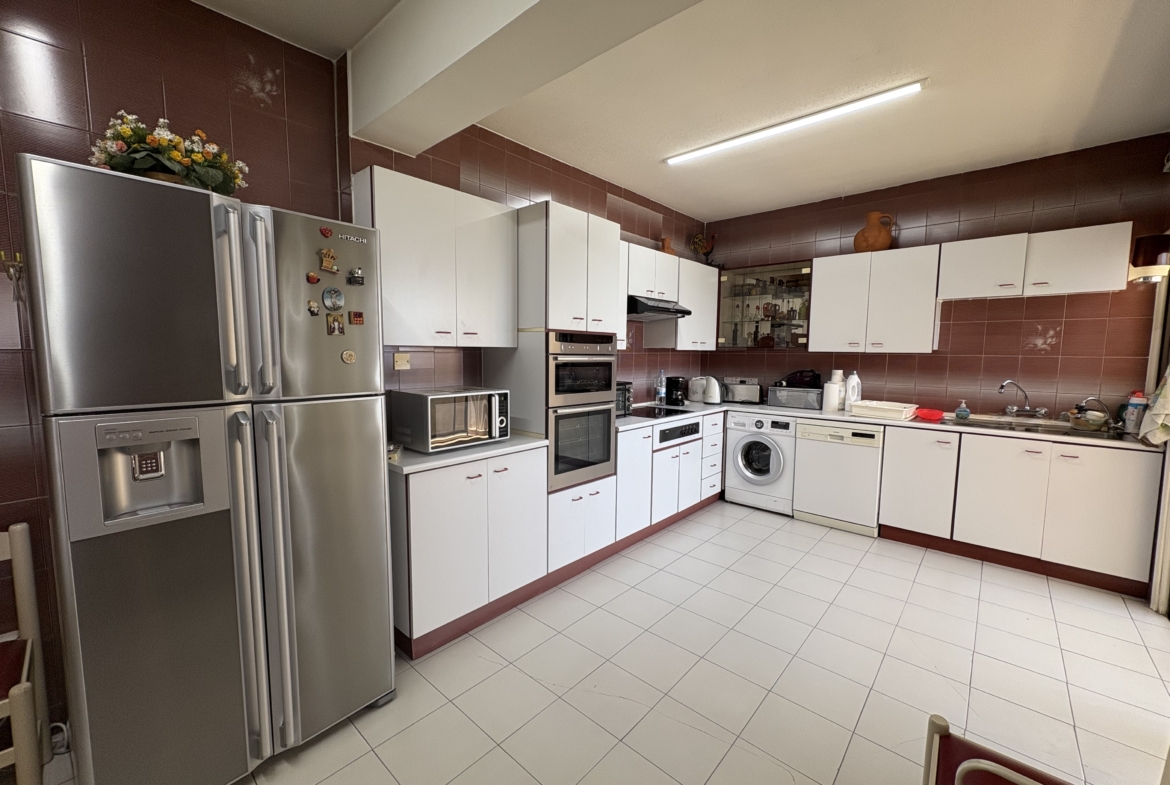 Large 4 – bedroom Penthouse Apartment for Sale, Uninterrupted Sea Views, Enaerios, Limassol