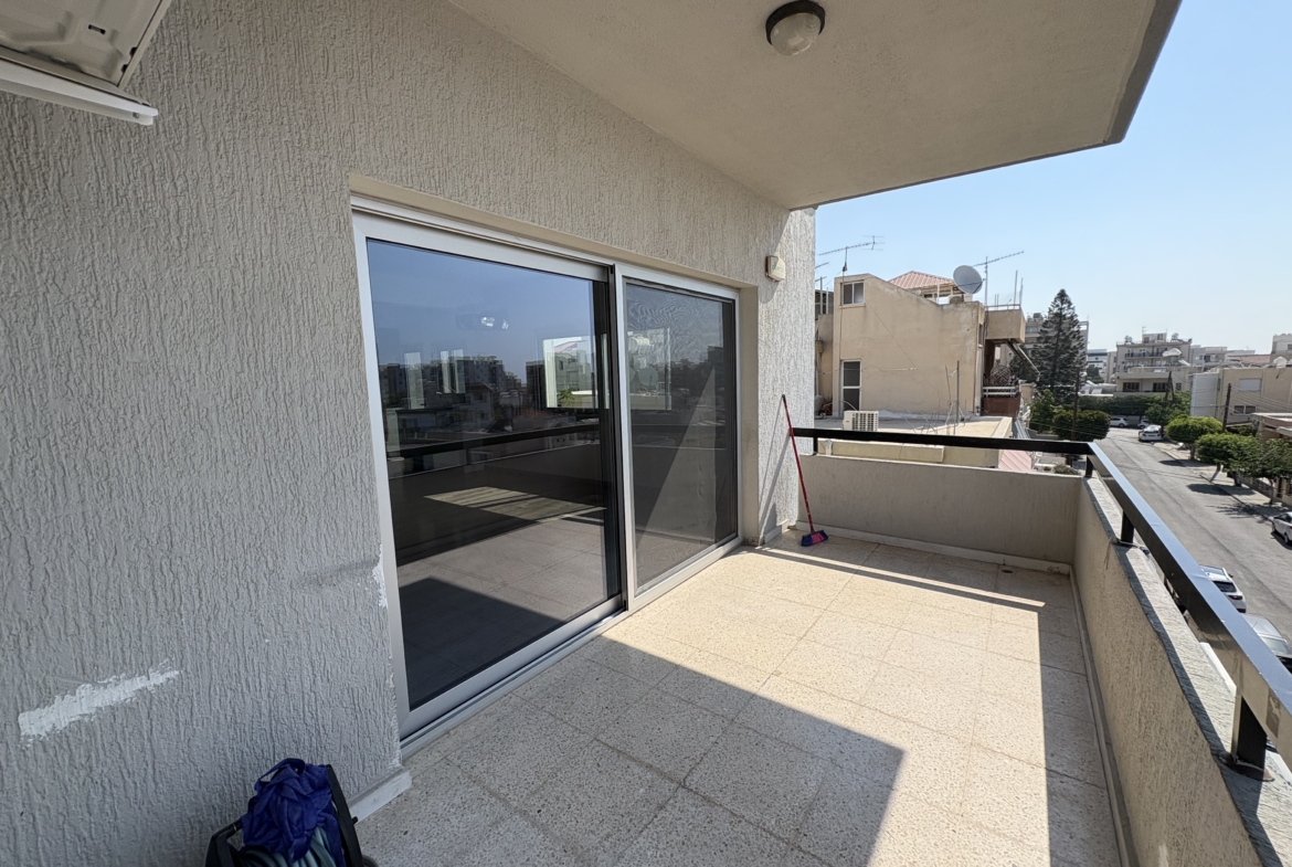 Spacious 3-Bedroom Top Floor Apartment for Rent, Renovated, Mesa Getonia, Limassol