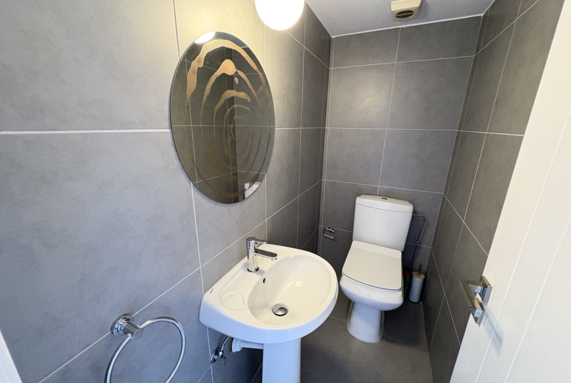 Spacious 3-Bedroom Top Floor Apartment for Rent, Renovated, Mesa Getonia, Limassol