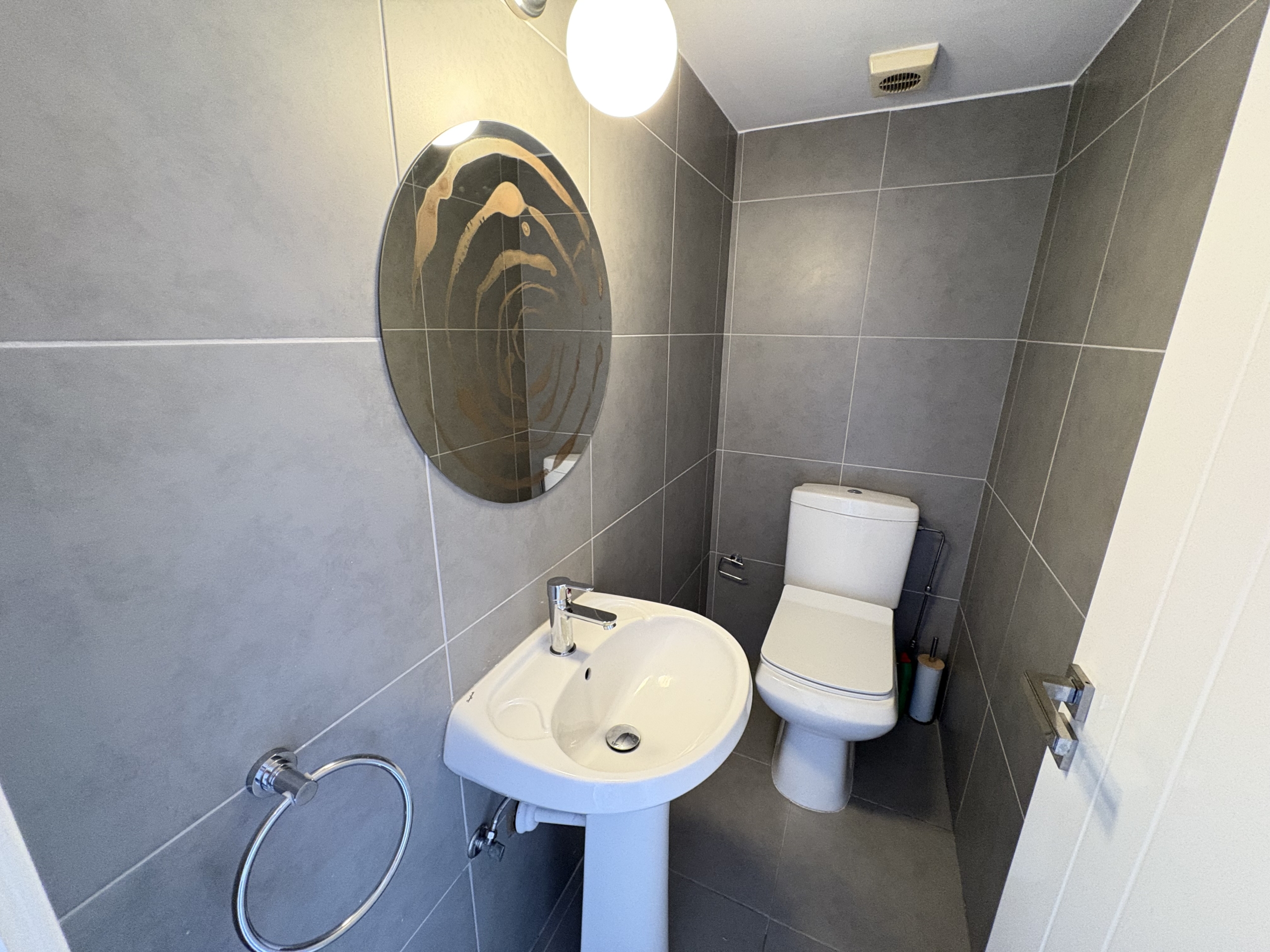 Spacious 3-Bedroom Top Floor Apartment for Rent, Renovated, Mesa Getonia, Limassol