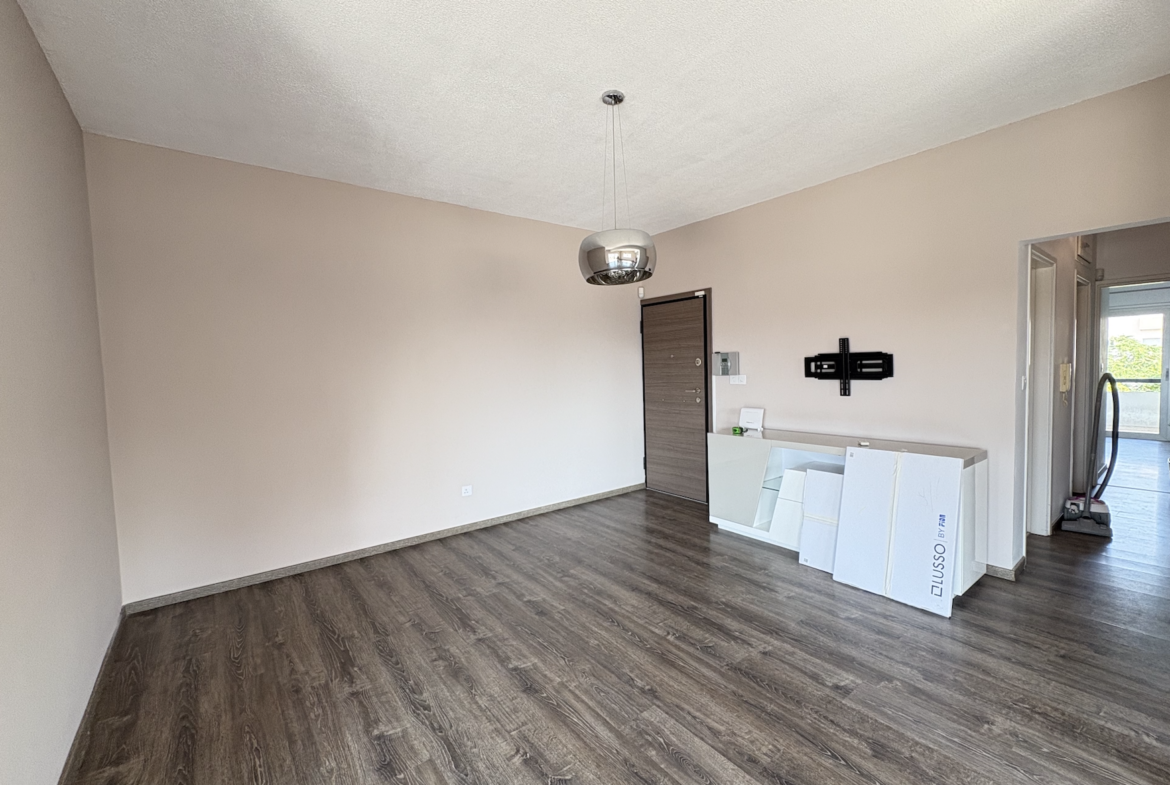 Spacious 3-Bedroom Top Floor Apartment for Rent, Renovated, Mesa Getonia, Limassol