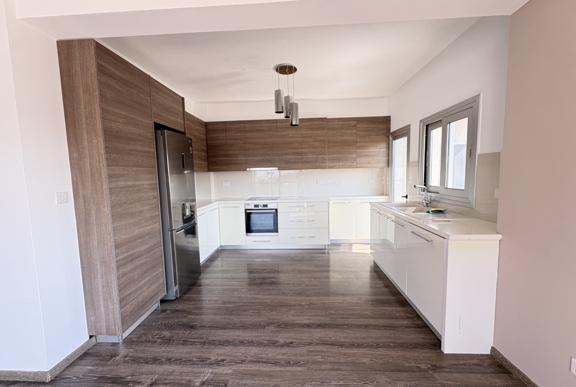 Spacious 3-Bedroom Top Floor Apartment for Rent, Renovated, Mesa Getonia, Limassol