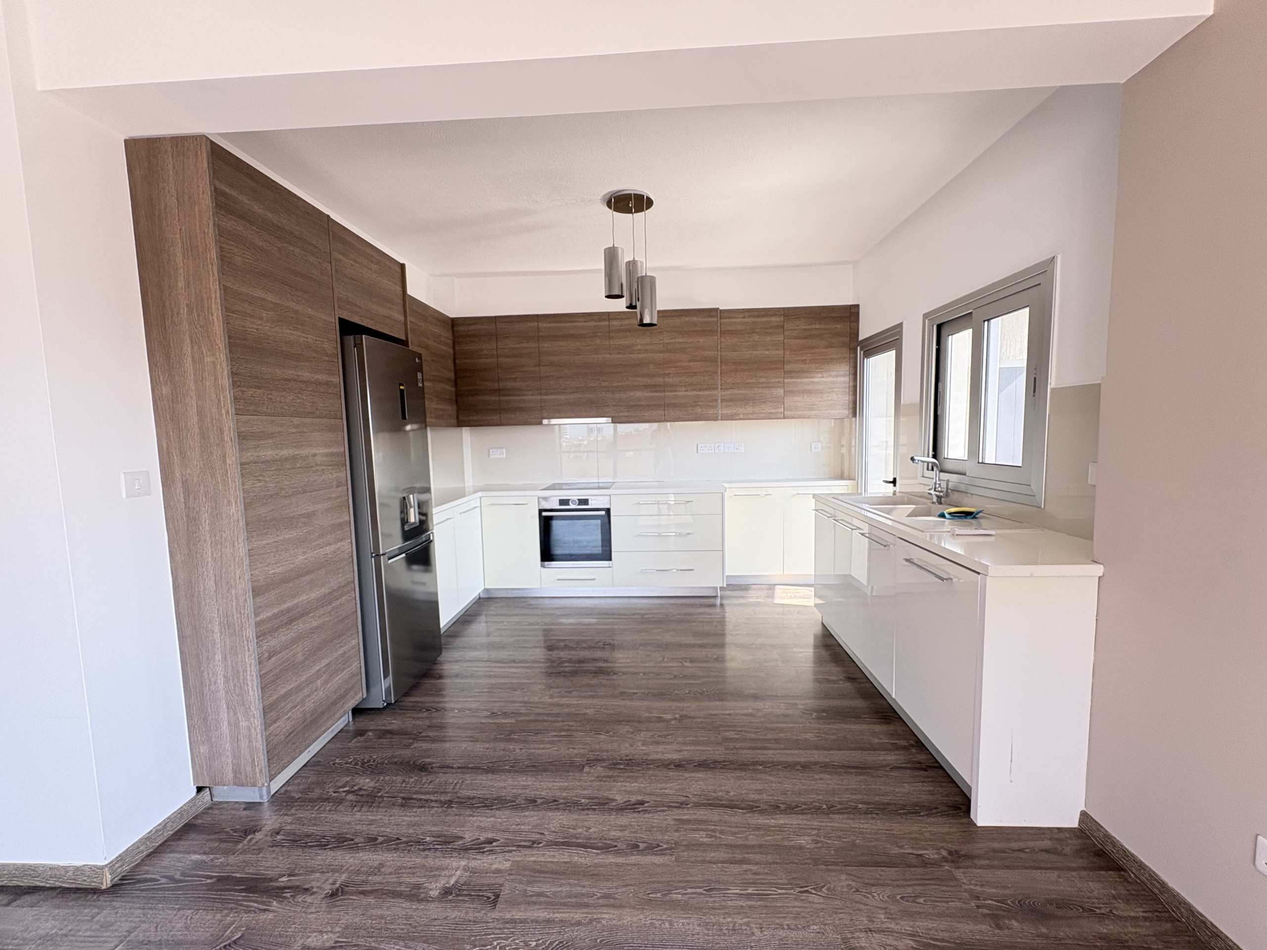Spacious 3-Bedroom Top Floor Apartment for Rent, Renovated, Mesa Getonia, Limassol