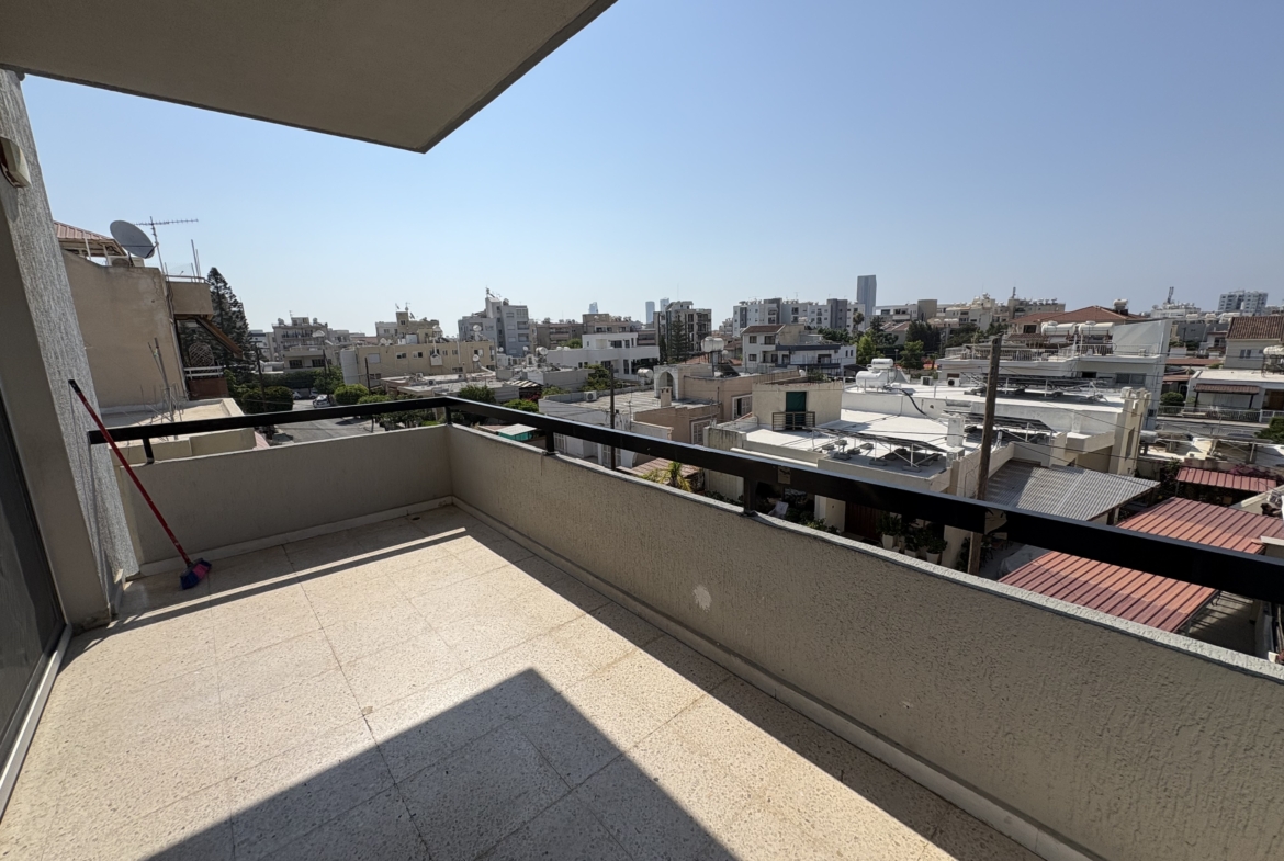 Spacious 3-Bedroom Top Floor Apartment for Rent, Renovated, Mesa Getonia, Limassol