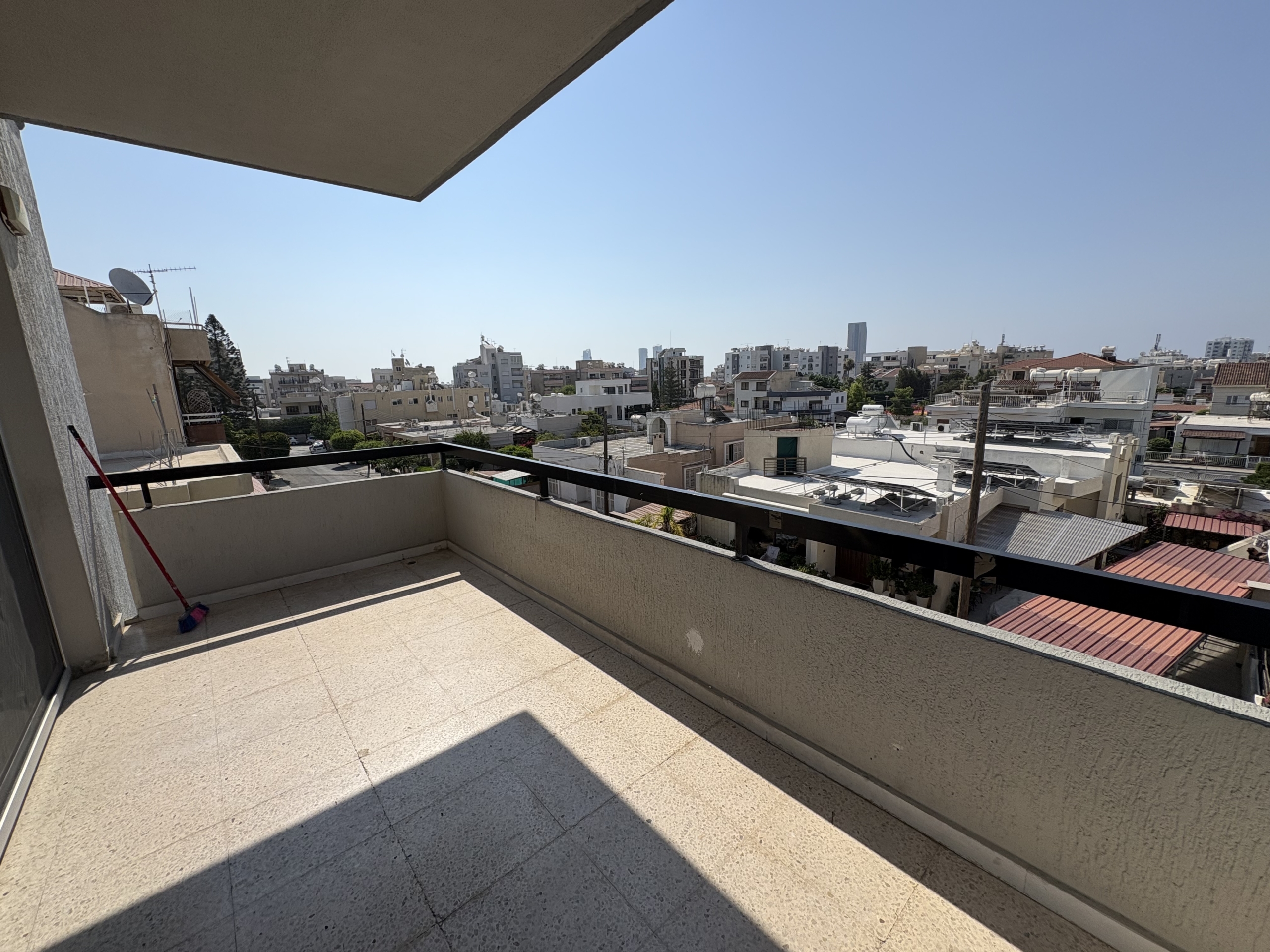 Spacious 3-Bedroom Top Floor Apartment for Rent, Renovated, Mesa Getonia, Limassol
