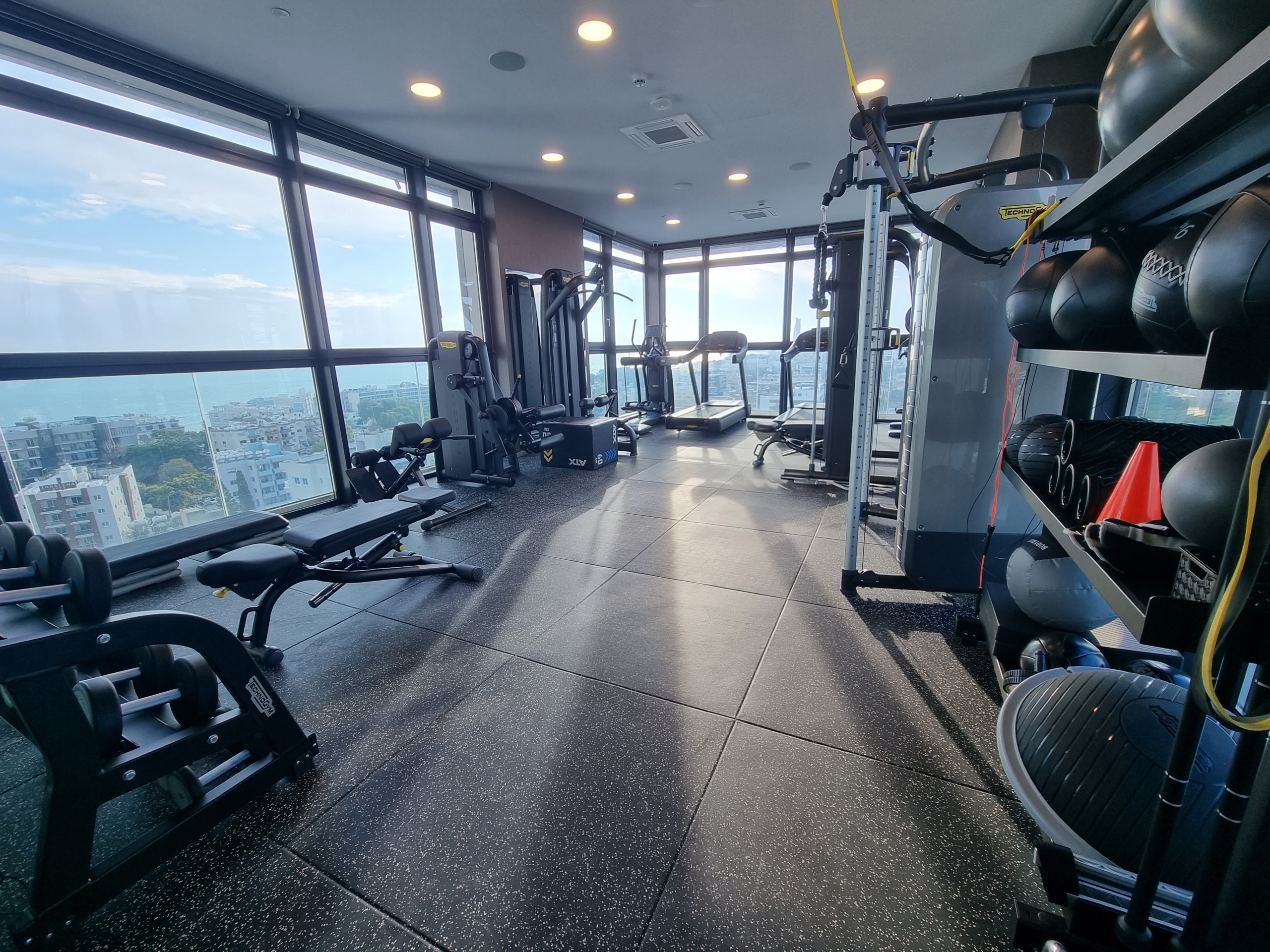 Luxury 4-Bedroom Apartment for Rent, Germasogeia Tourist Area, Limassol