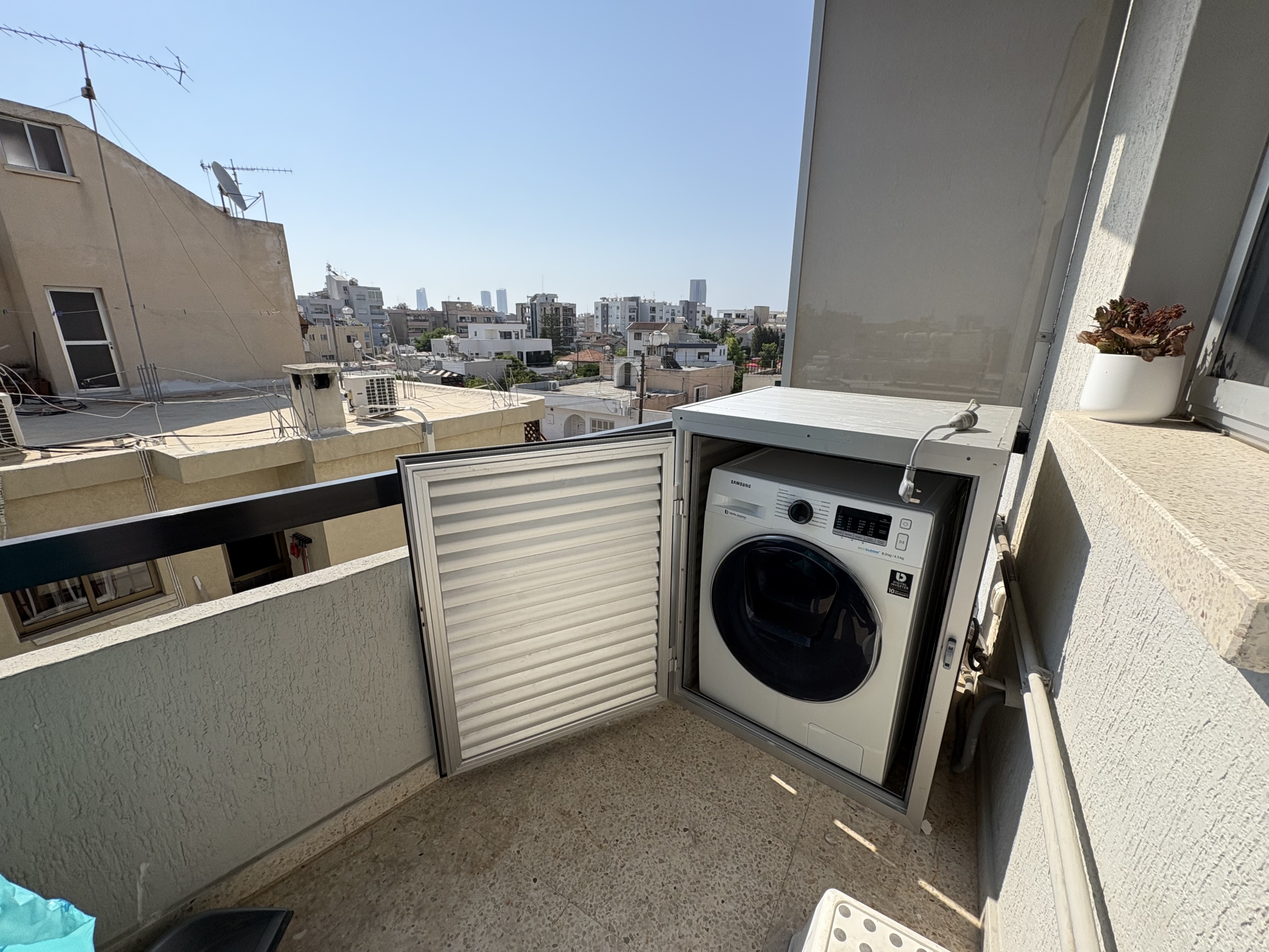 Spacious 3-Bedroom Top Floor Apartment for Rent, Renovated, Mesa Getonia, Limassol