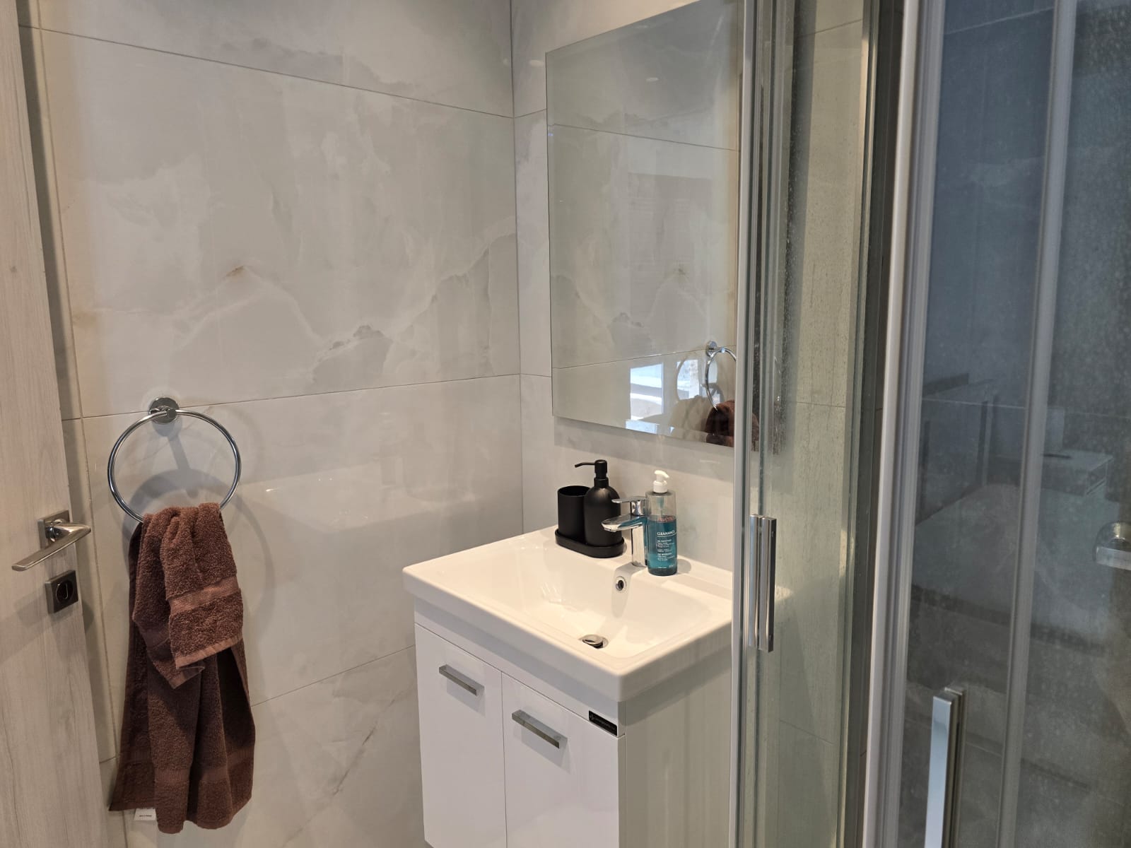 Modern 2-Bedroom Apartment for Rent, Germasogeia, Limassol