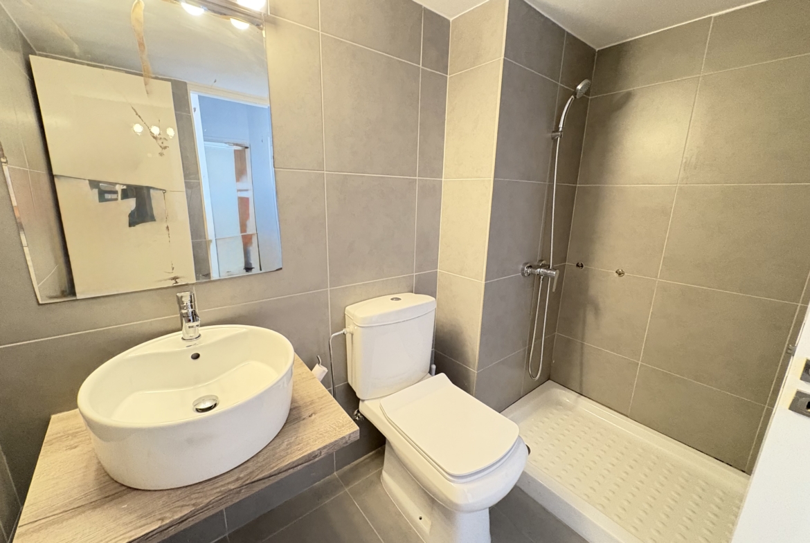 Spacious 3-Bedroom Top Floor Apartment for Rent, Renovated, Mesa Getonia, Limassol