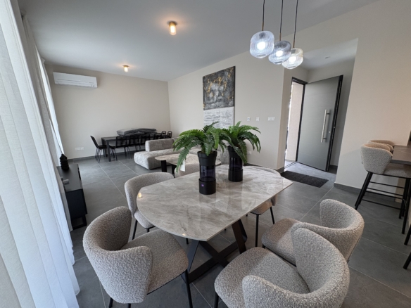 Contemporary 4-Bedroom House for Rent, Agios Tychonas, Limasso