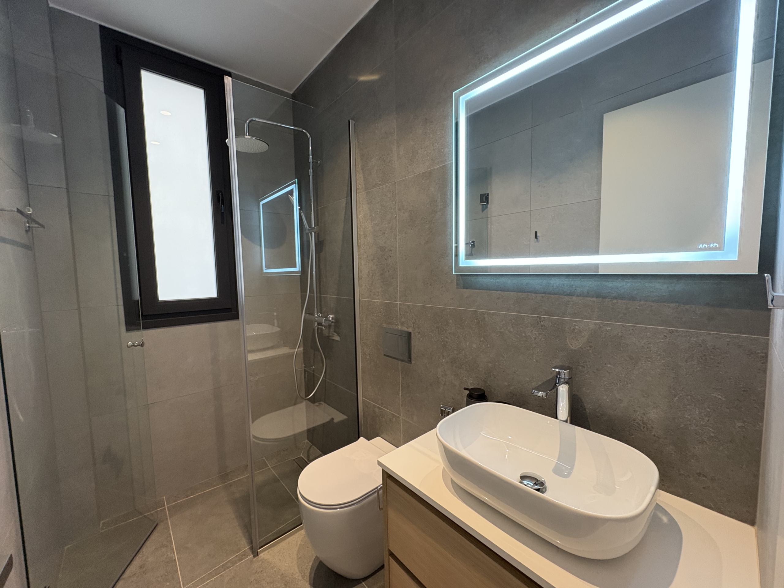Contemporary 4-Bedroom House for Rent, Agios Tychonas, Limasso