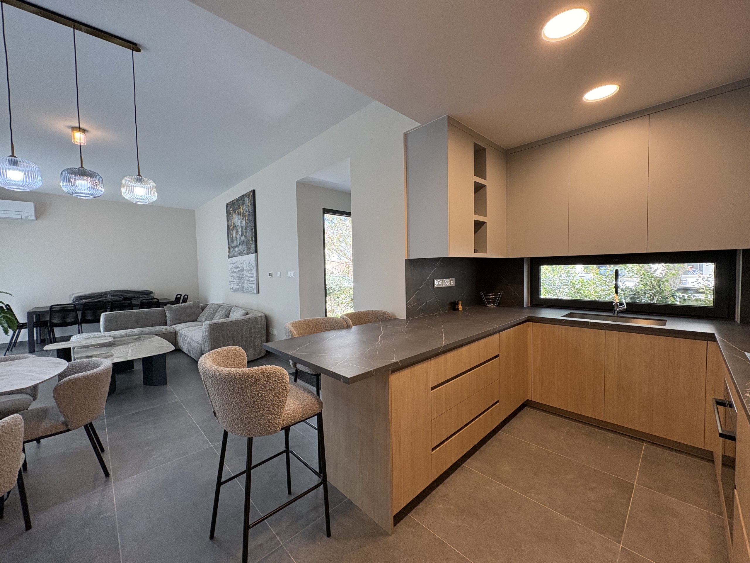 Contemporary 4-Bedroom House for Rent, Agios Tychonas, Limasso