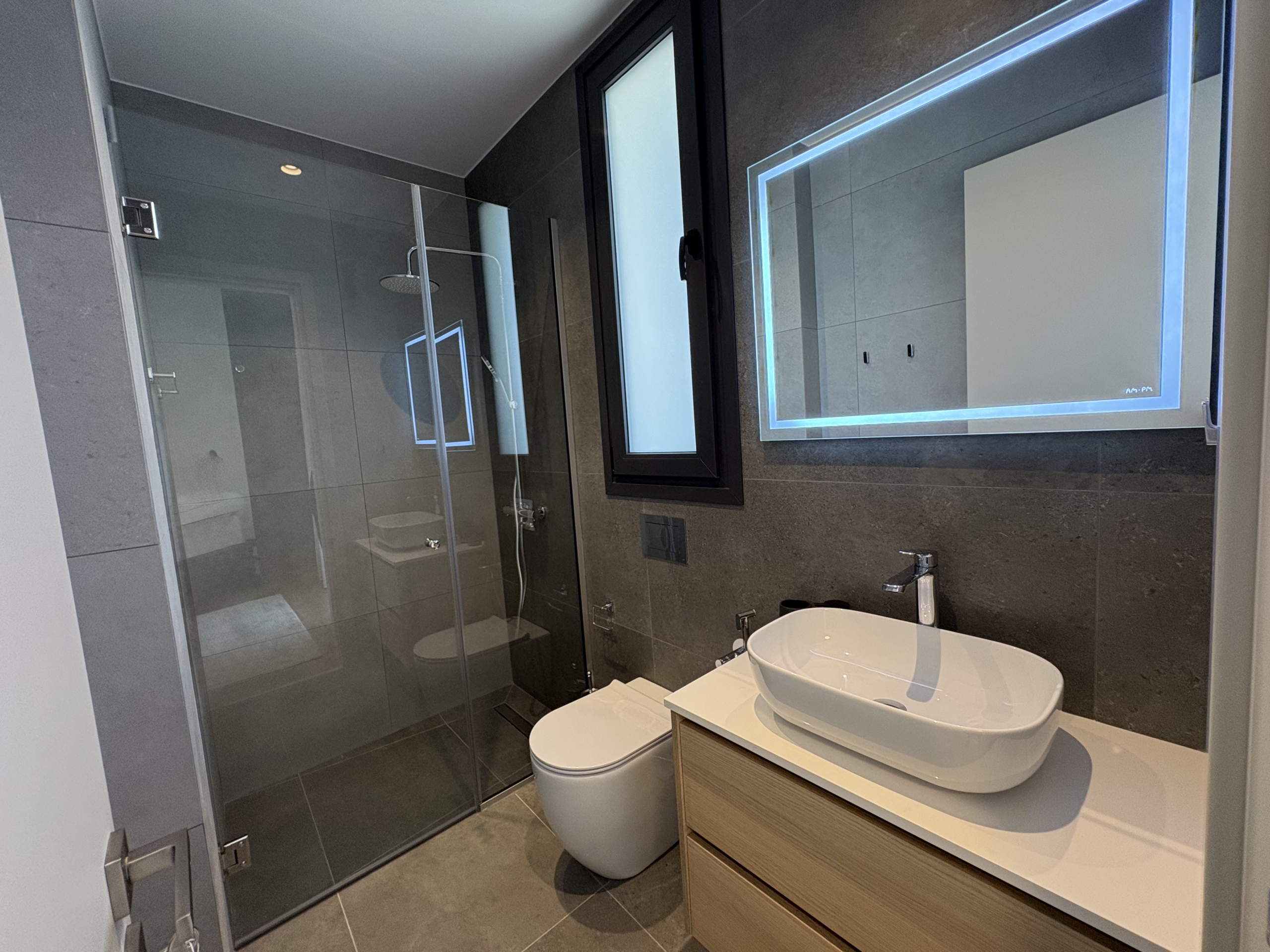 Contemporary 4-Bedroom House for Rent, Agios Tychonas, Limasso