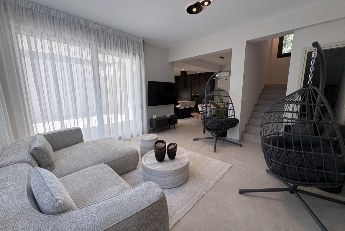 Luxury 4-Bedroom House for Rent, Agios Tychonas, Limasso
