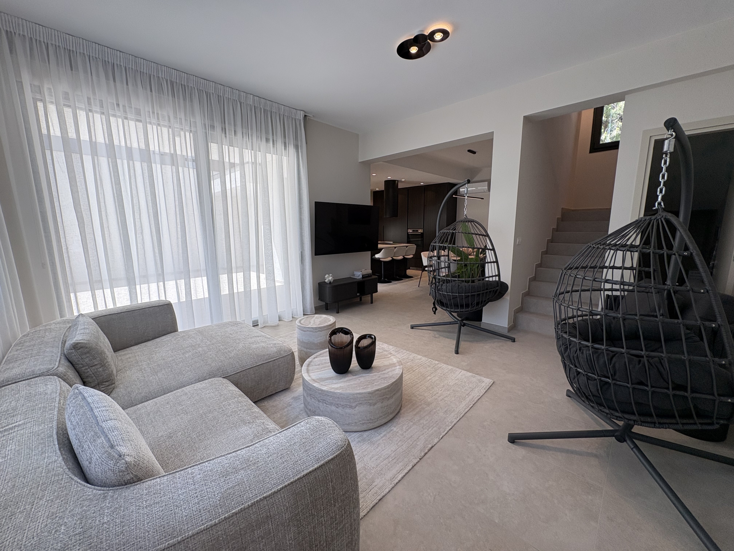 Luxury 4-Bedroom House for Rent, Agios Tychonas, Limasso