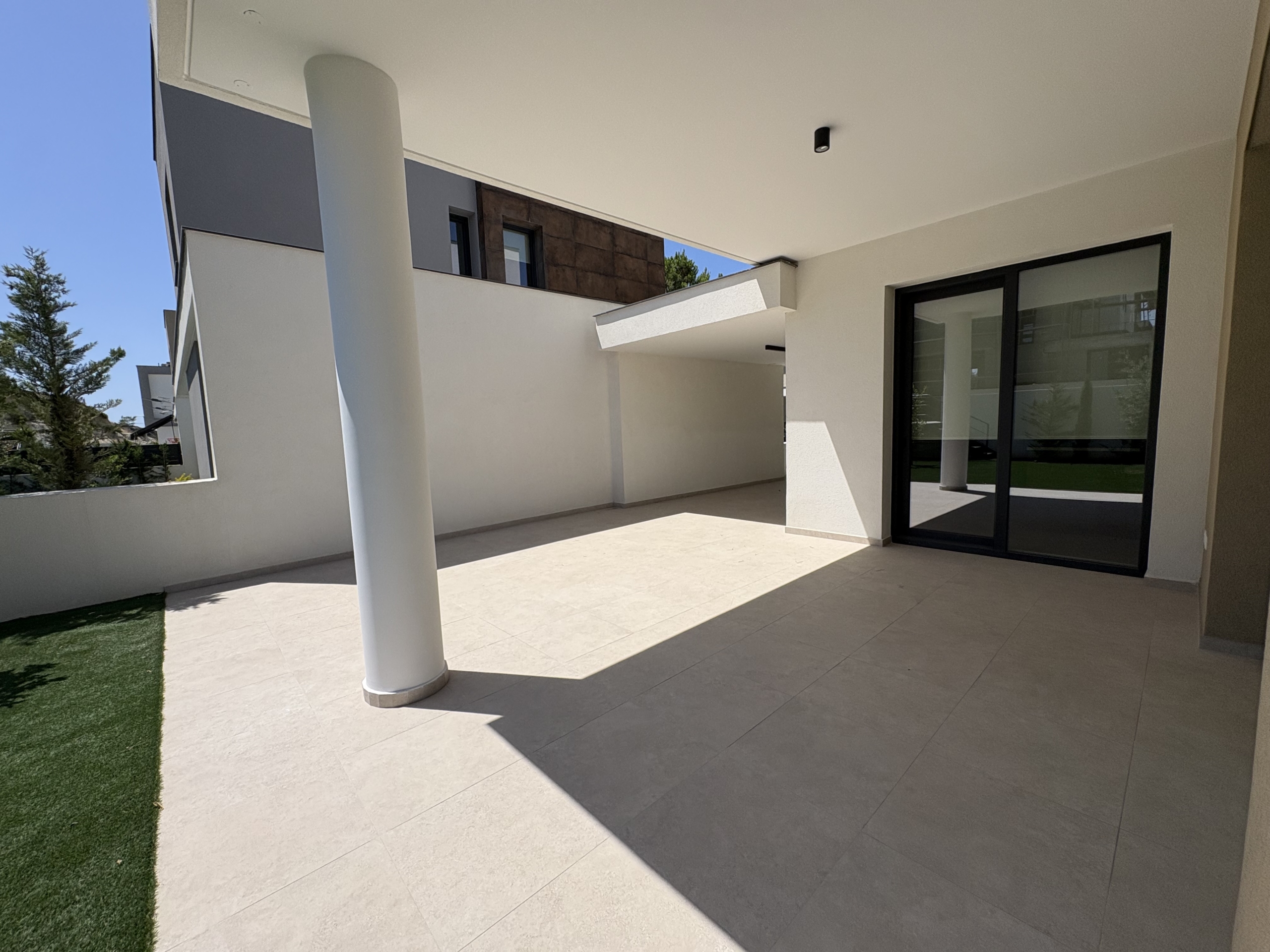 Luxury 4-Bedroom House for Rent, Agios Tychonas, Limasso