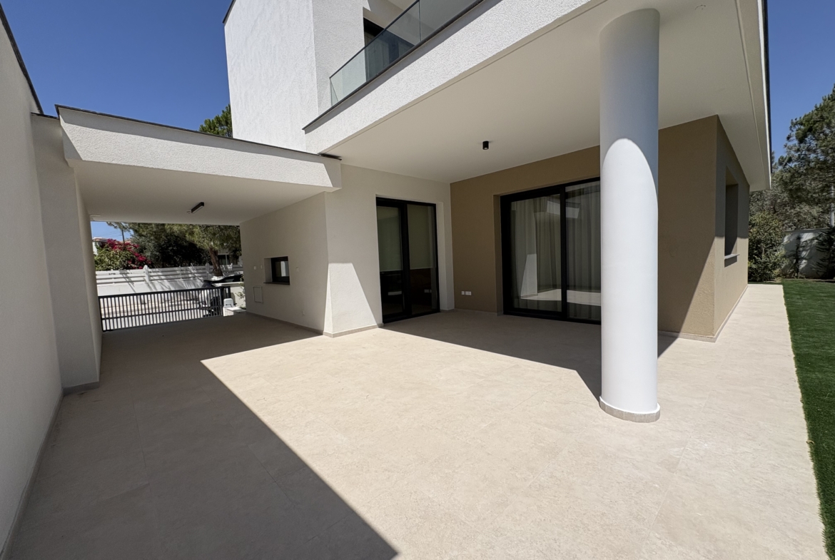 Luxury 4-Bedroom House for Rent, Agios Tychonas, Limasso