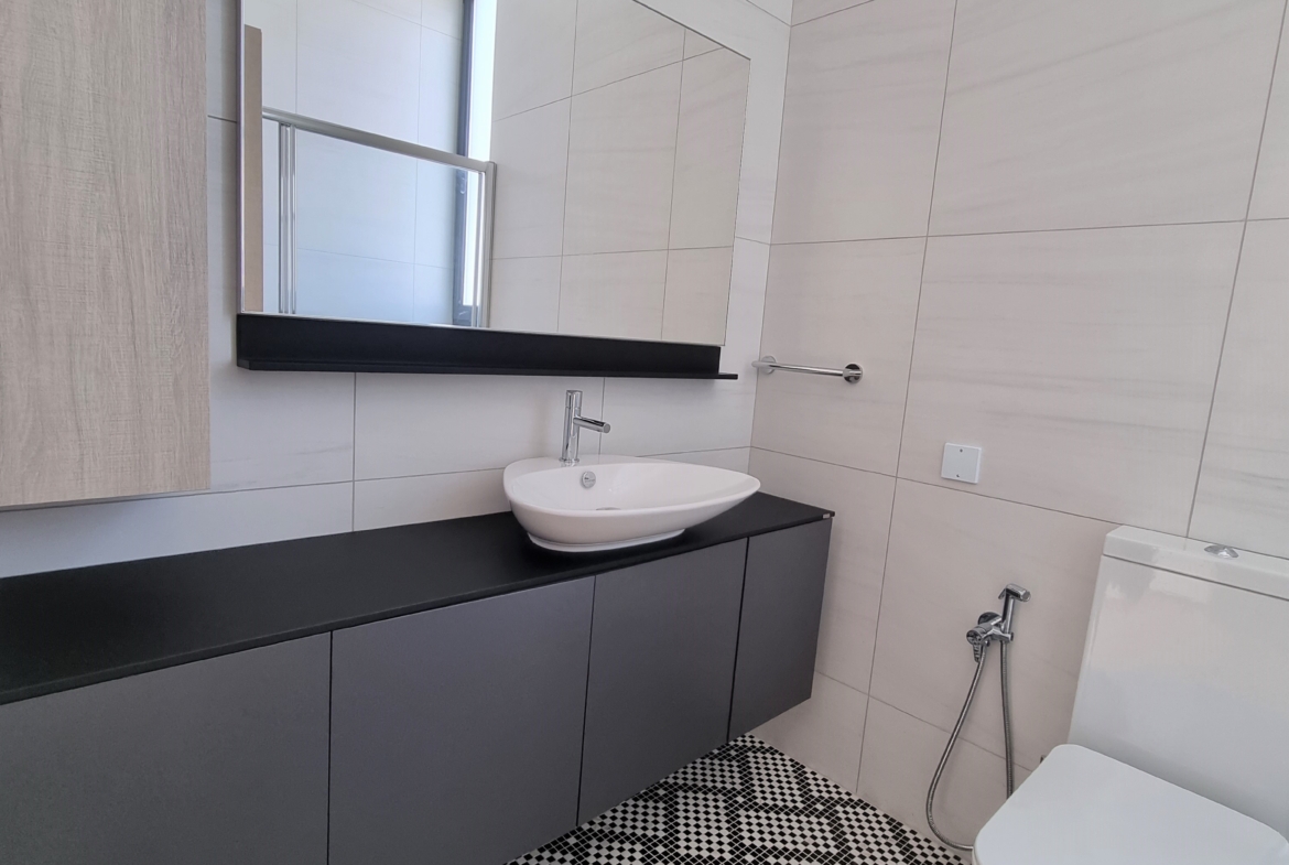 Luxury 3-Bedroom Apartment for Sale, Germasogeia Tourist Area, Limassol