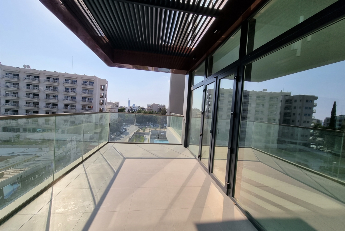 Luxury 2-Bedroom Duplex Apartment with Roof Garden for Sale, Germasogeia Tourist Area, Limassol