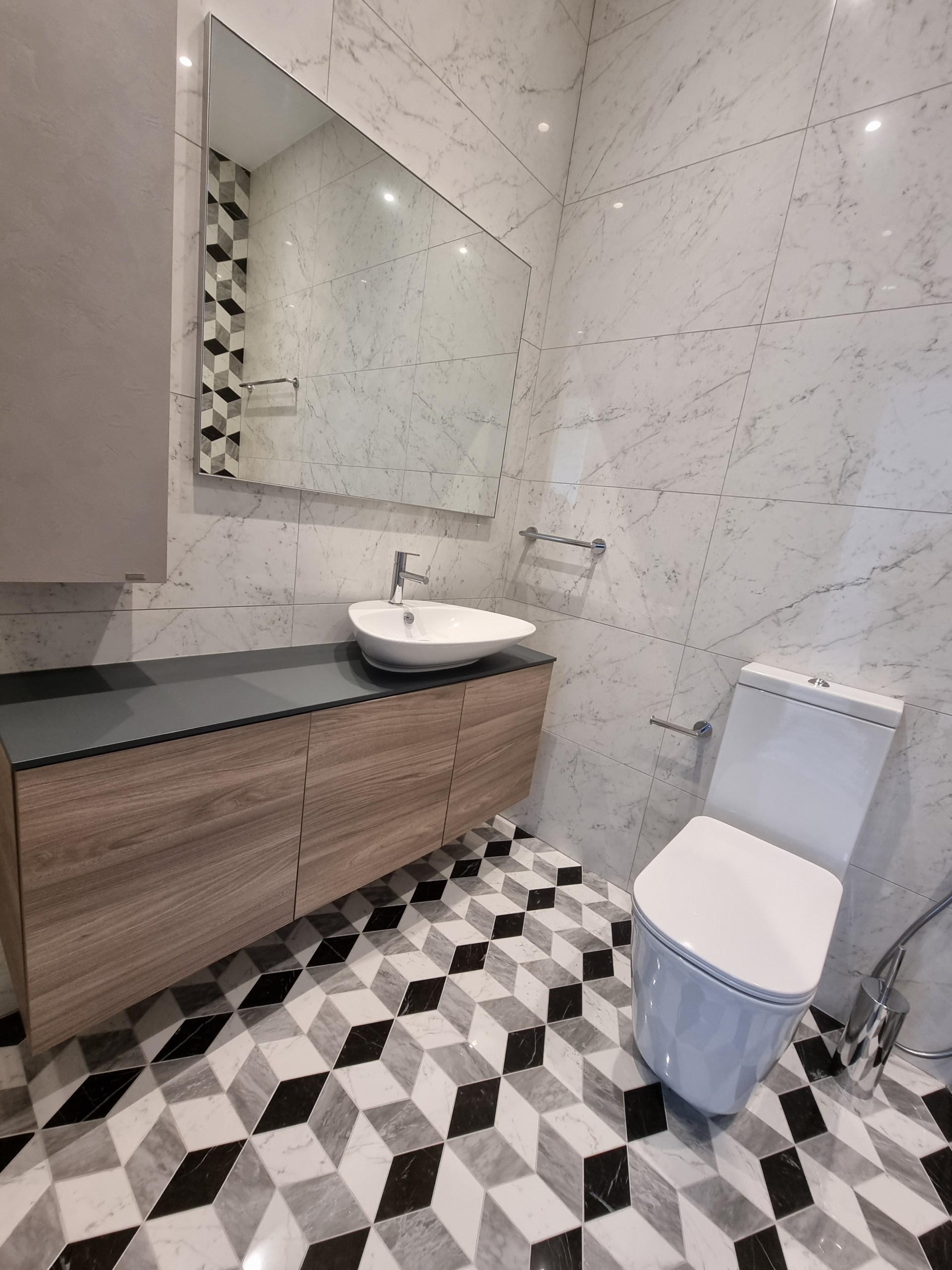 Luxury 2-Bedroom Duplex Apartment with Roof Garden for Sale, Germasogeia Tourist Area, Limassol