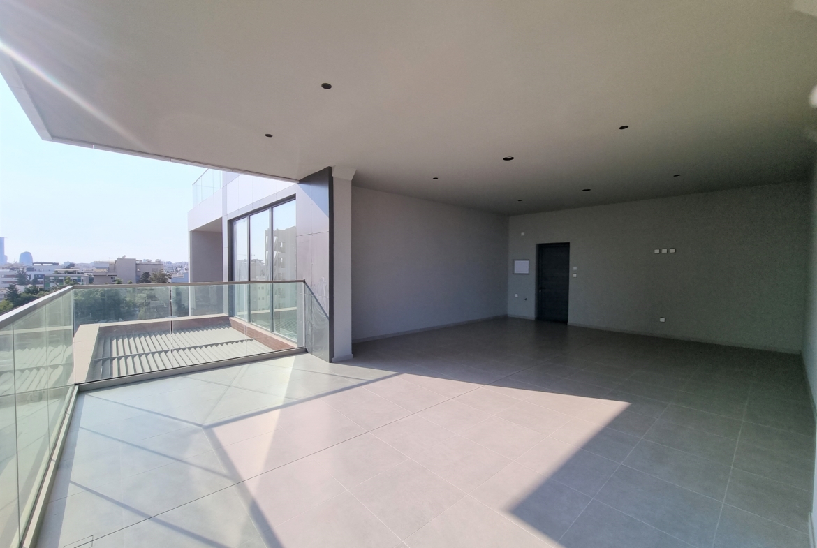 Luxury 2-Bedroom Duplex Apartment with Roof Garden for Sale, Germasogeia Tourist Area, Limassol