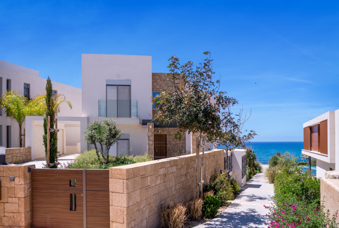 Luxury 3-Bedroom Ground-Floor Apartment – Chloraka, Paphos