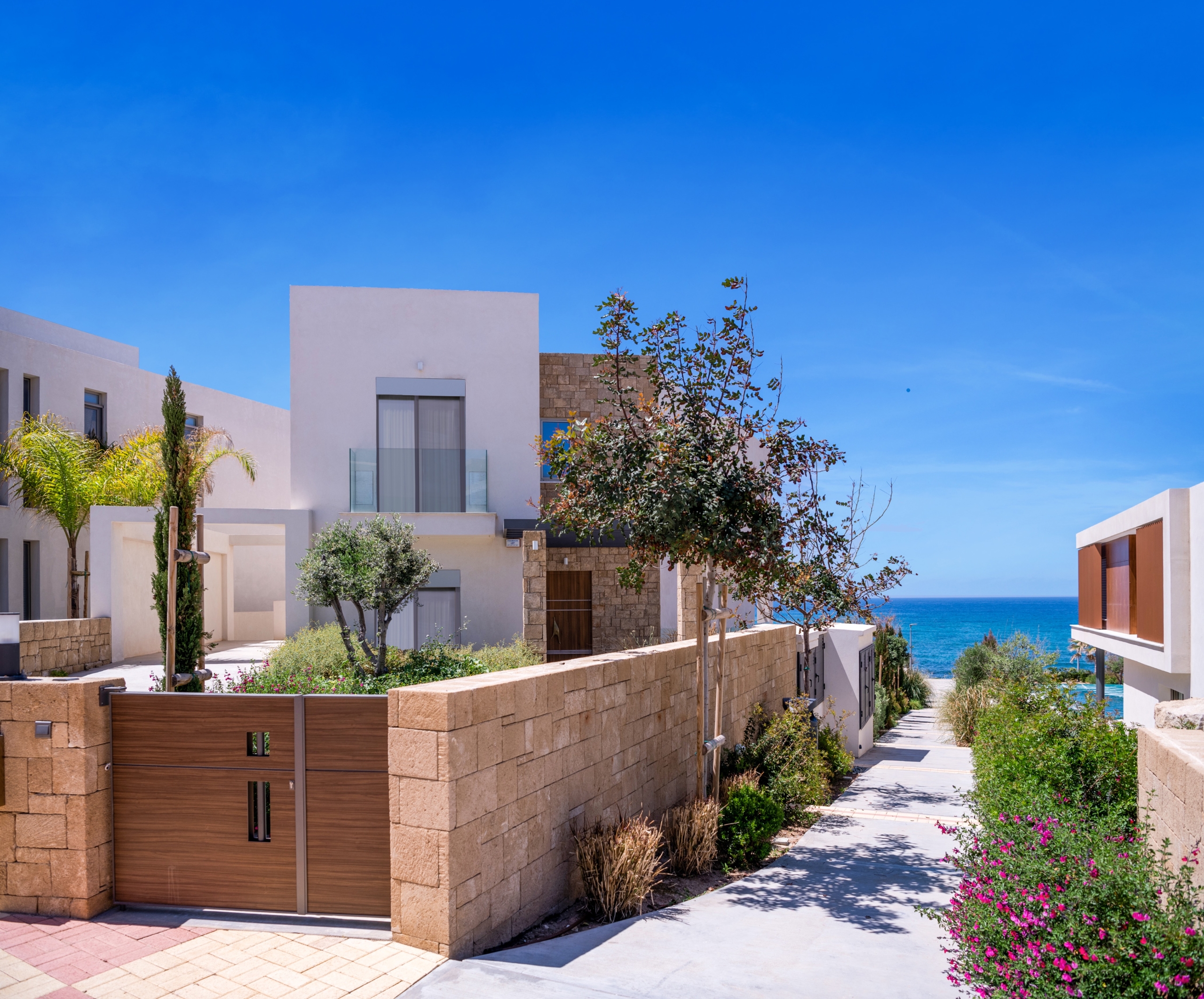 Luxury 3-Bedroom Ground-Floor Apartment – Chloraka, Paphos